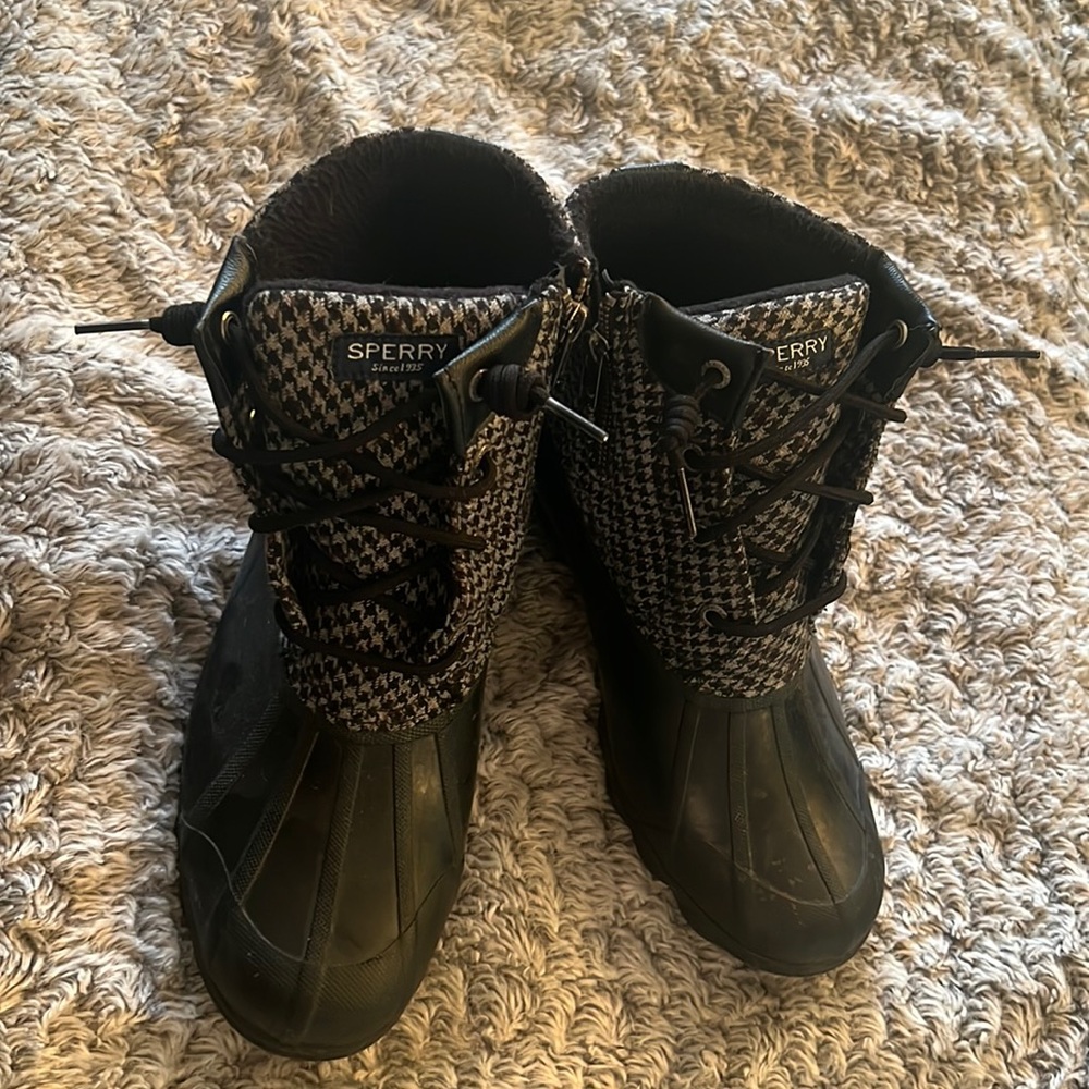 SPERRY Saltwater Plaid Wool Duck Boot